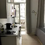 Mon