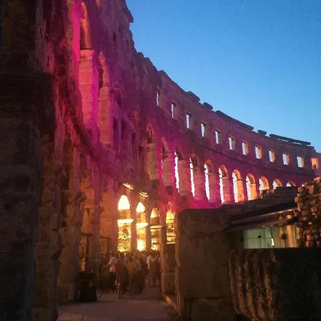 Mon Amour Pula