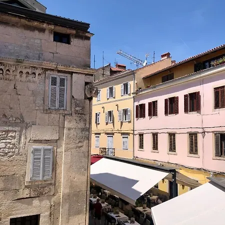 Mon * Pula